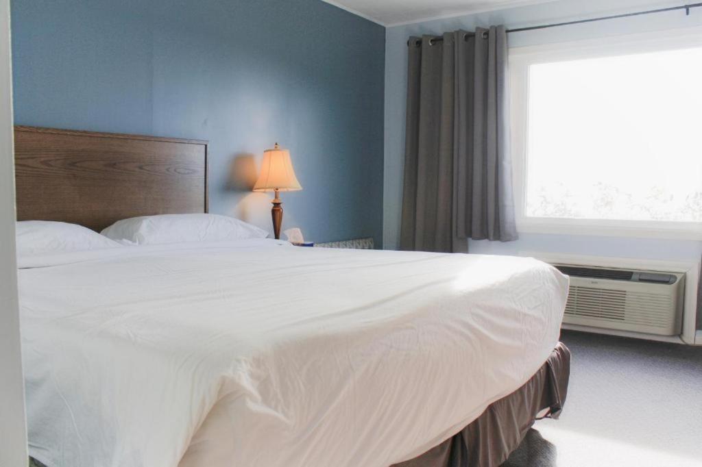 Carolyn Beach Inn Thessalon Εξωτερικό φωτογραφία