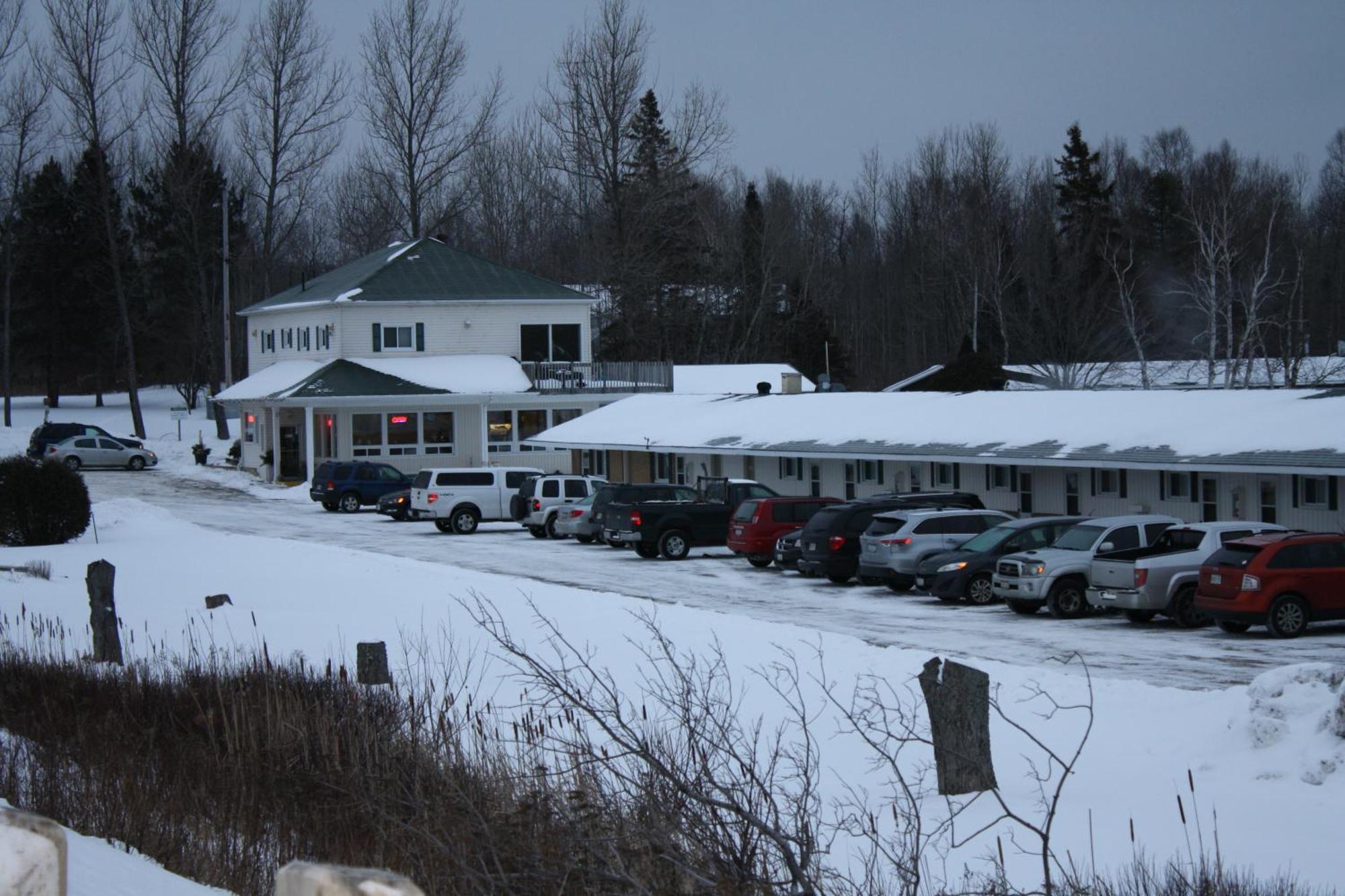 Carolyn Beach Inn Thessalon Εξωτερικό φωτογραφία